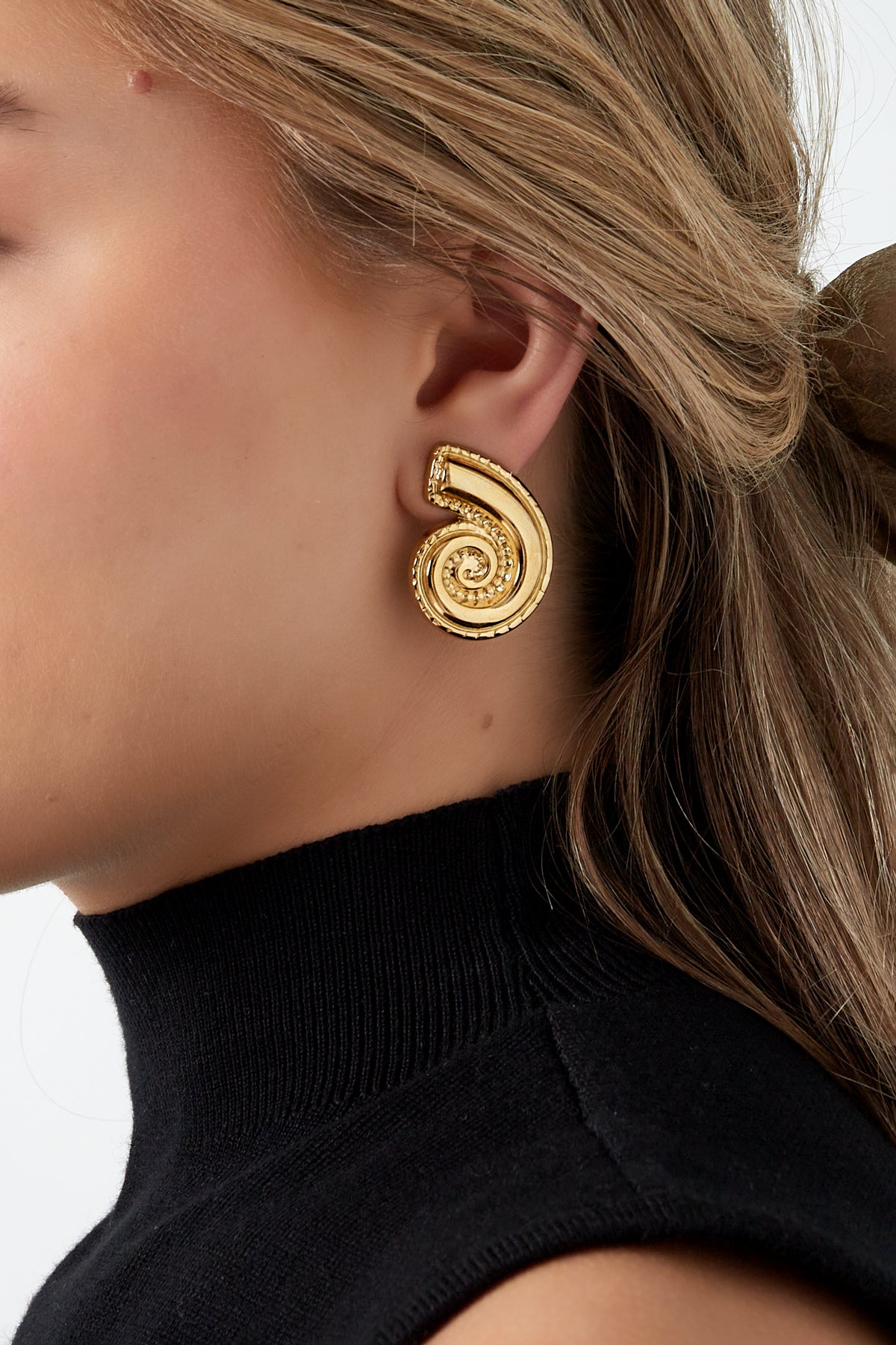 Shell twist oorbellen