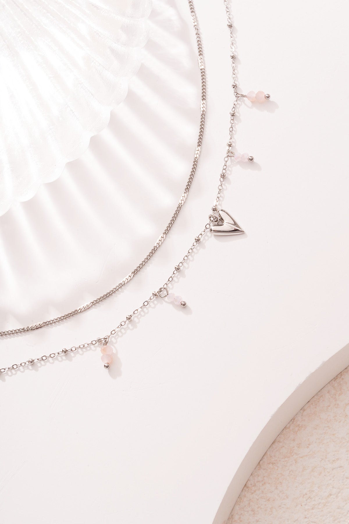 Beige heart armband